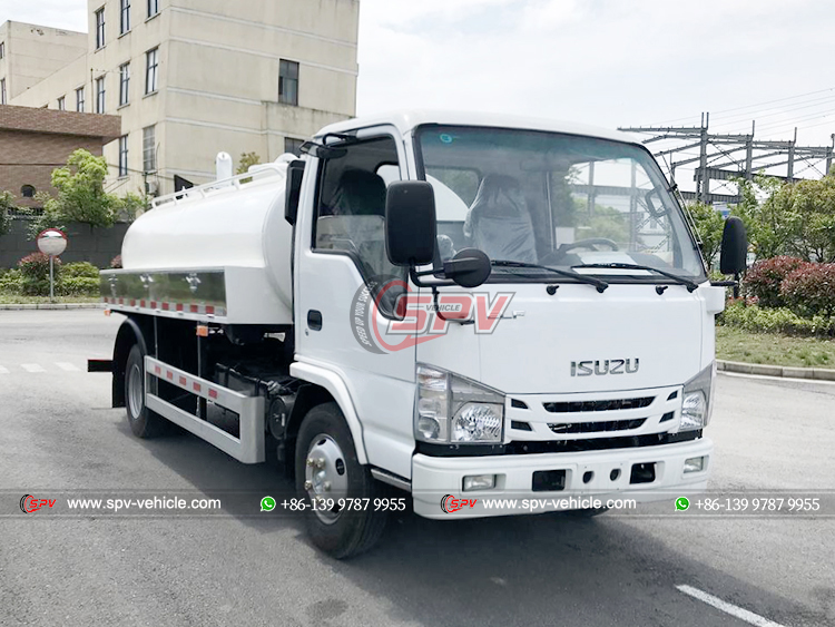 ISUZU 100P Toilet Collection Truck - Front Right