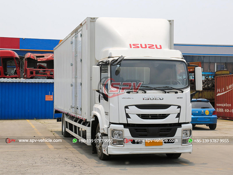 ISUZU GIGA 12 Ton Delivery Truck - Front Right