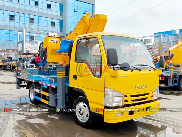 ISUZU 4x2 Articulated Boom Lift Truck - Front Right