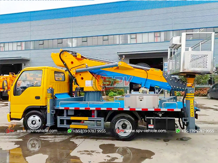 ISUZU Telescopic Aerial Truck - Left