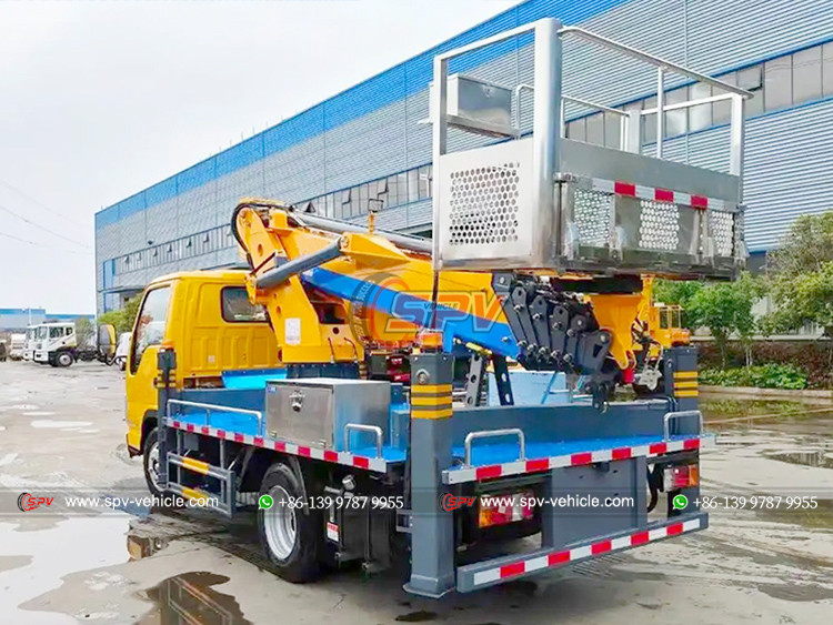 ISUZU Telescopic Boom Truck - Rear Left