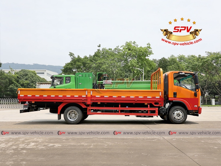 Freight Truck ISUZU NPR - Right