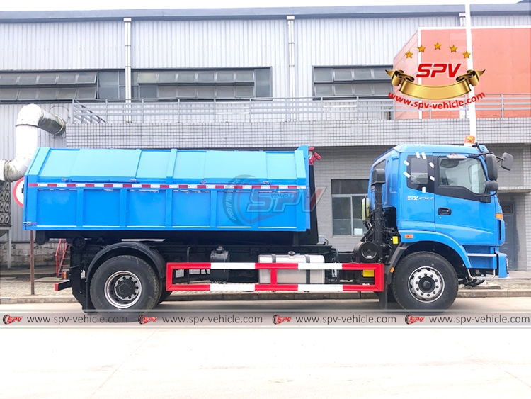 FOTON 12 CBM Hook Arm Junk Truck - Right