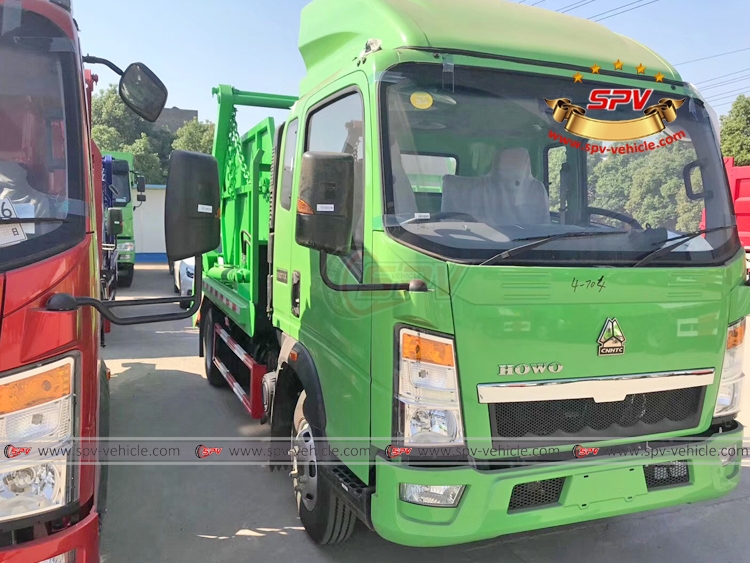 Skip Loader Garbage Truck Sinotruk - Green