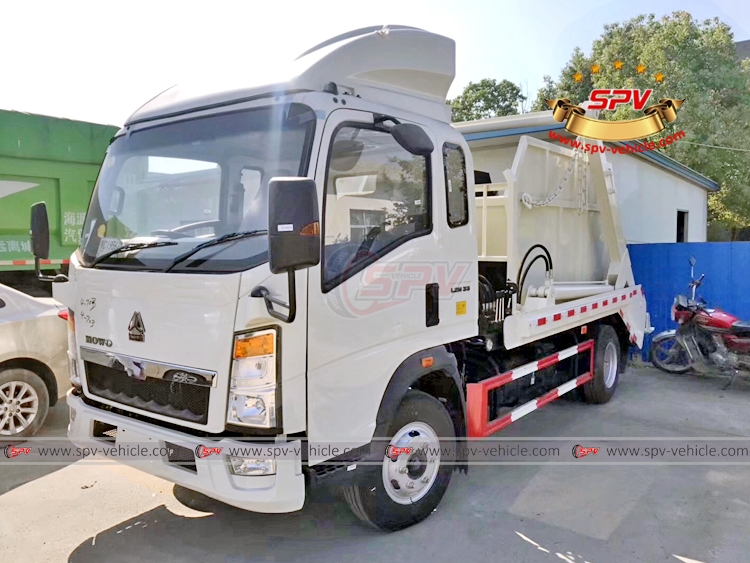 Skip Loader Garbage Truck Sinotruk - White