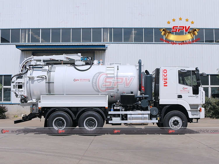 IVECO 14,000L Combined Washing and Jetting Truck - Right