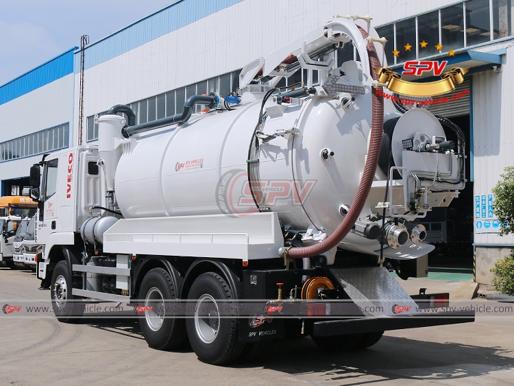 IVECO 14,000L Sewer Jetting and Cleaning Truck - Rear Left