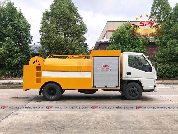 JMC 2,000 Litres Hydro Jetting Truck - Right