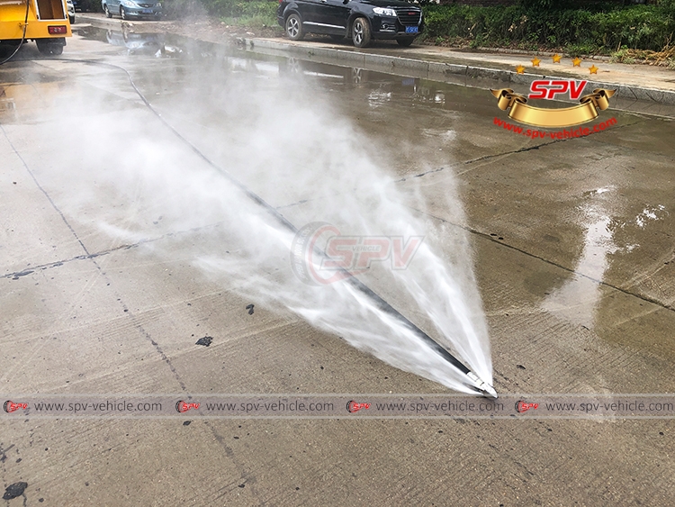 JMC 2,000 Litres Pipeline Jetting Truck - Jetting Effect