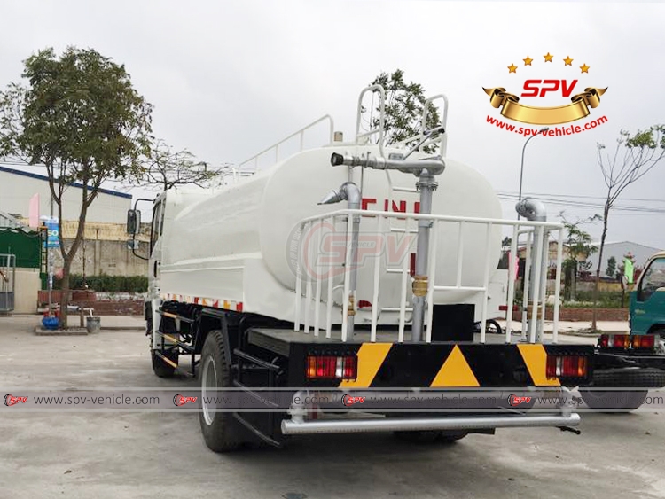 SINOTRUK 6,000 Litres Park Irrigation Truck - Rear Left
