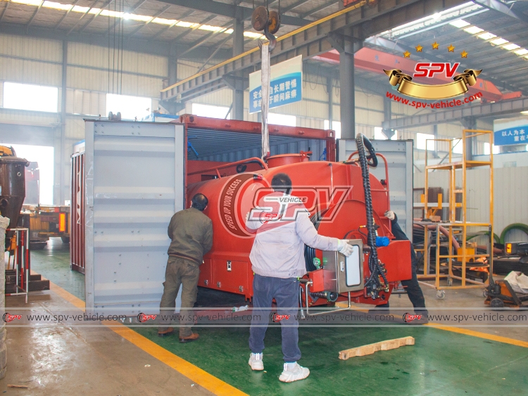 5,000 Litres Drain Cleaning Truck Superstructure - Laoding Into Container
