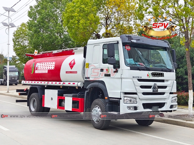 12,000 Litres Mining Fuel Truck HOWO - Front Right