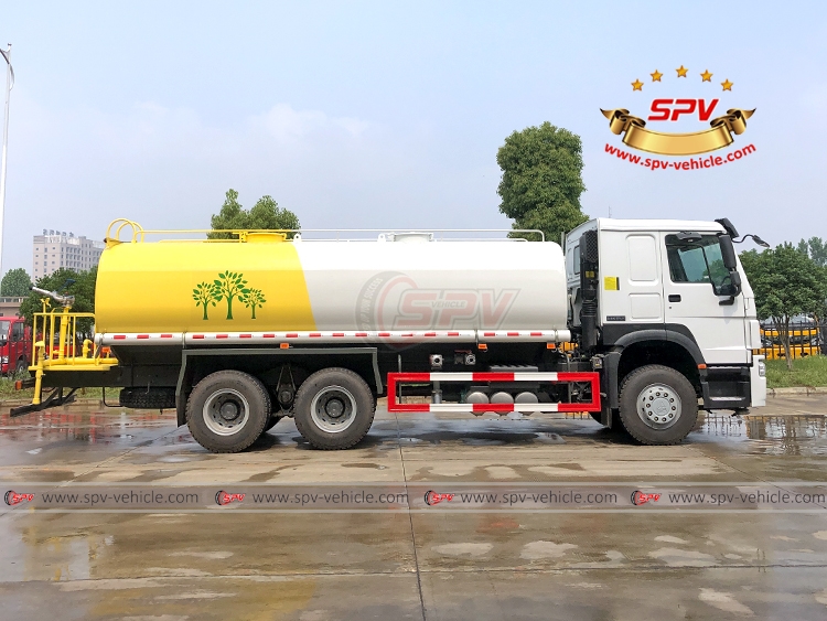20,000 Litres Water Irrigation Truck SINOTRUK - Right