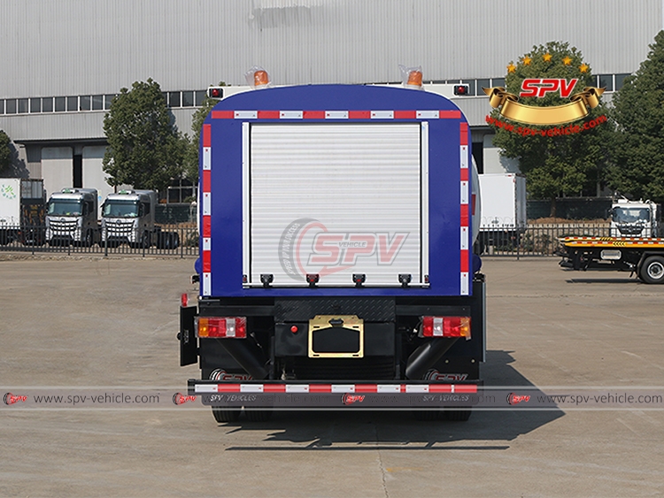SINOTRUK 8,000 Litres Fuel Supply Truck - Rear