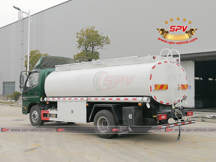 8,000 litres Fuel Distribution Truck FOTON - Rear Left