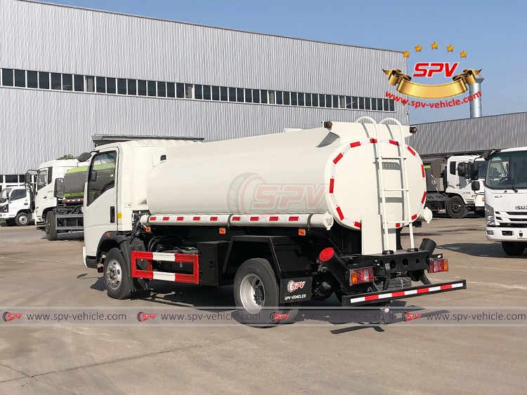 Sinotruk 5,000 Litres Oil Tank Truck - Rear Left
