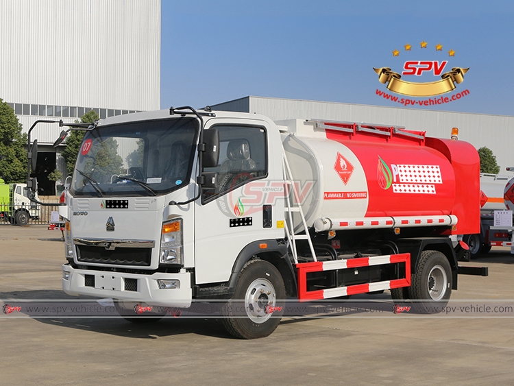 Sinotruk 6,000 Litres Highway Fuel Supply Truck- Front Left