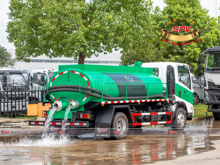5,000 Litres Human Waste Truck ISUZU - Rear Right