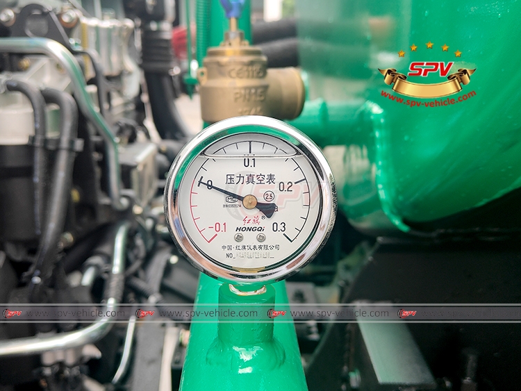 5,000 Litres Waste Liquid Truck ISUZU - Pressure Gauge