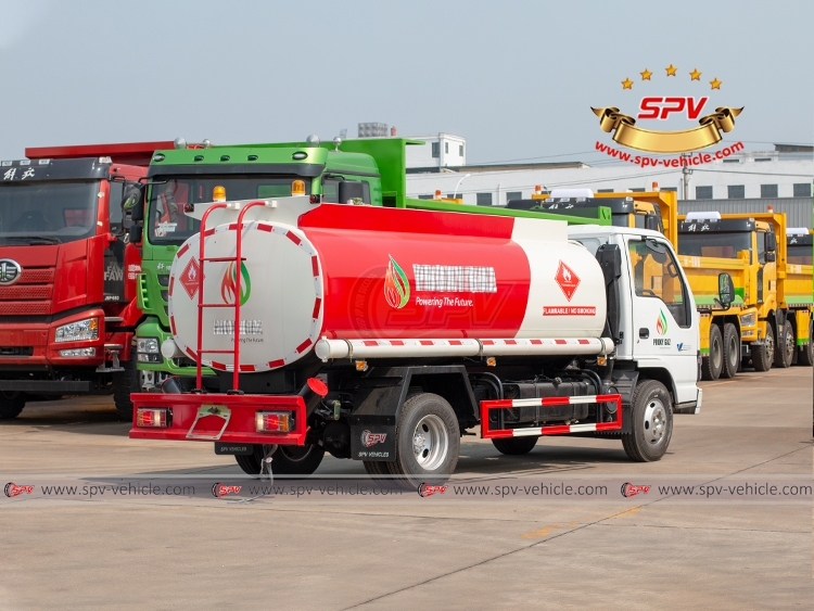 6,000 Litres Fuel Liquid Storage Truck ISUZU - Rear Right