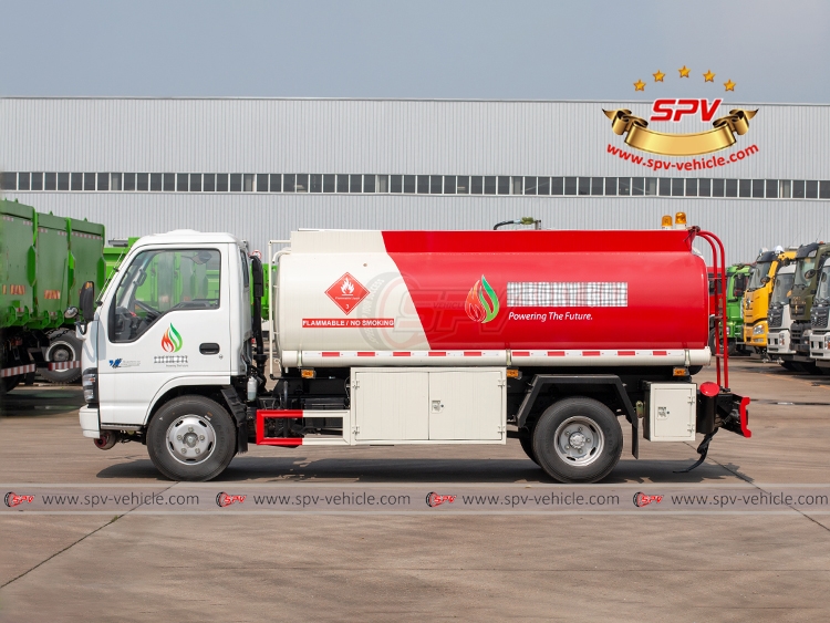 6,000 Litres Petrol Delivery Truck ISUZU 4x2- Left