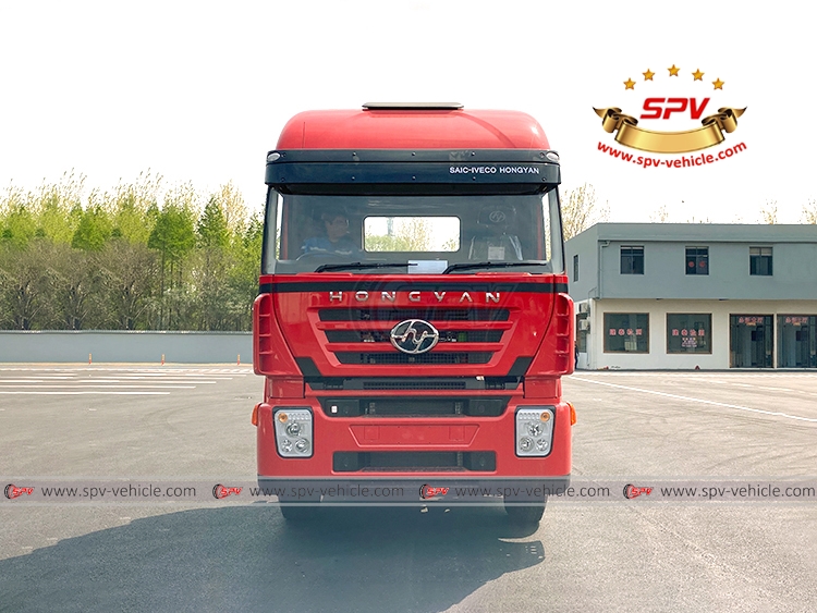 Freight Tractor IVECO - Front