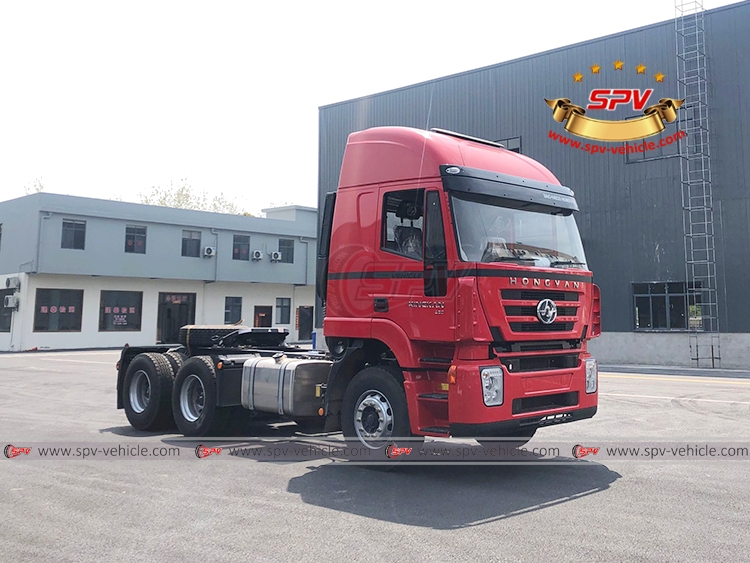 Long Haul Tractor Truck IVECO - Front Right