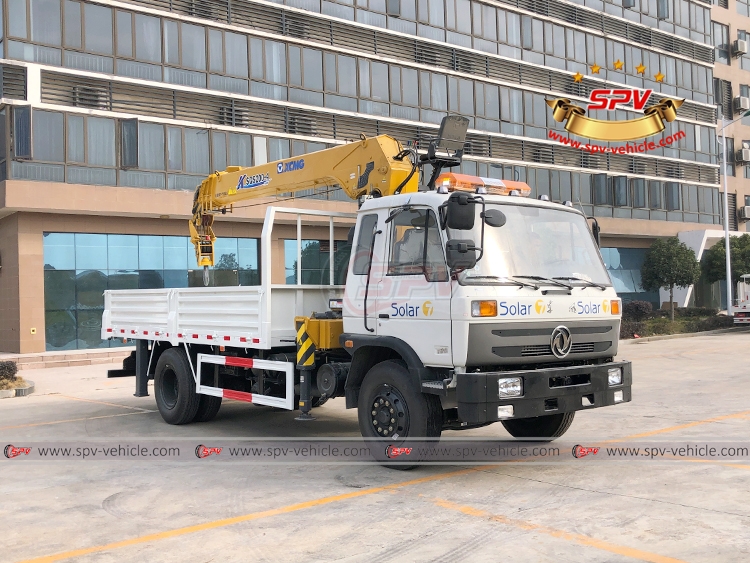 8 Ton Telescopic Boom Crane Truck Dongfeng - Front Right