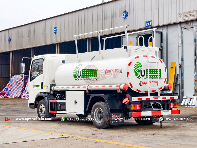 5,000 Litres Diesel Delivery Truck HOWO - Rear Left