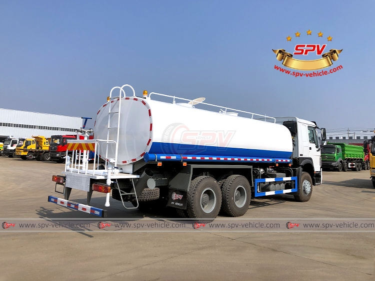 20,000 Litres Street Cleaning Truck Sinotruk - Rear Right