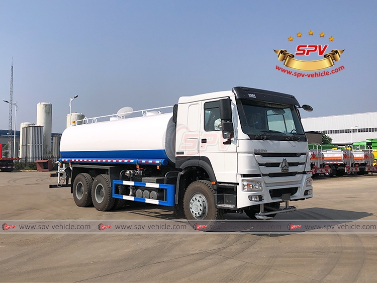 20,000 Litres Water Irrigation Truck Sinotruk - Front Right