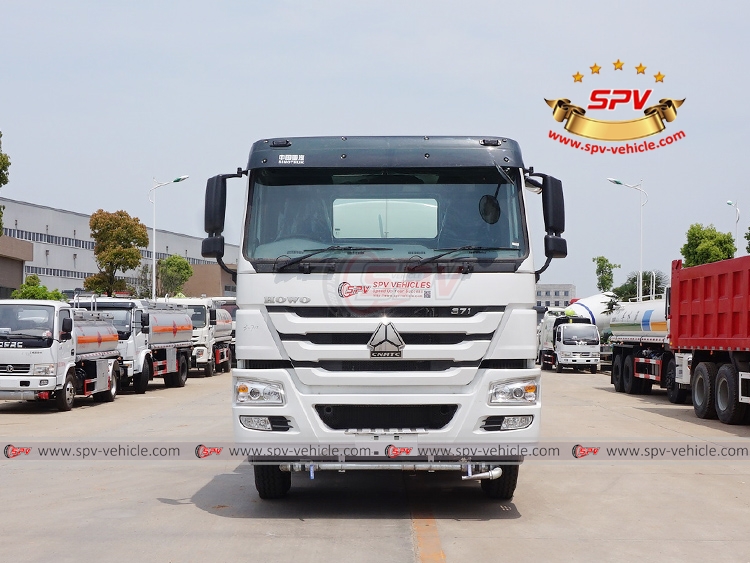 20,000 Litres Water Spraying Truck Sinotruk - Front