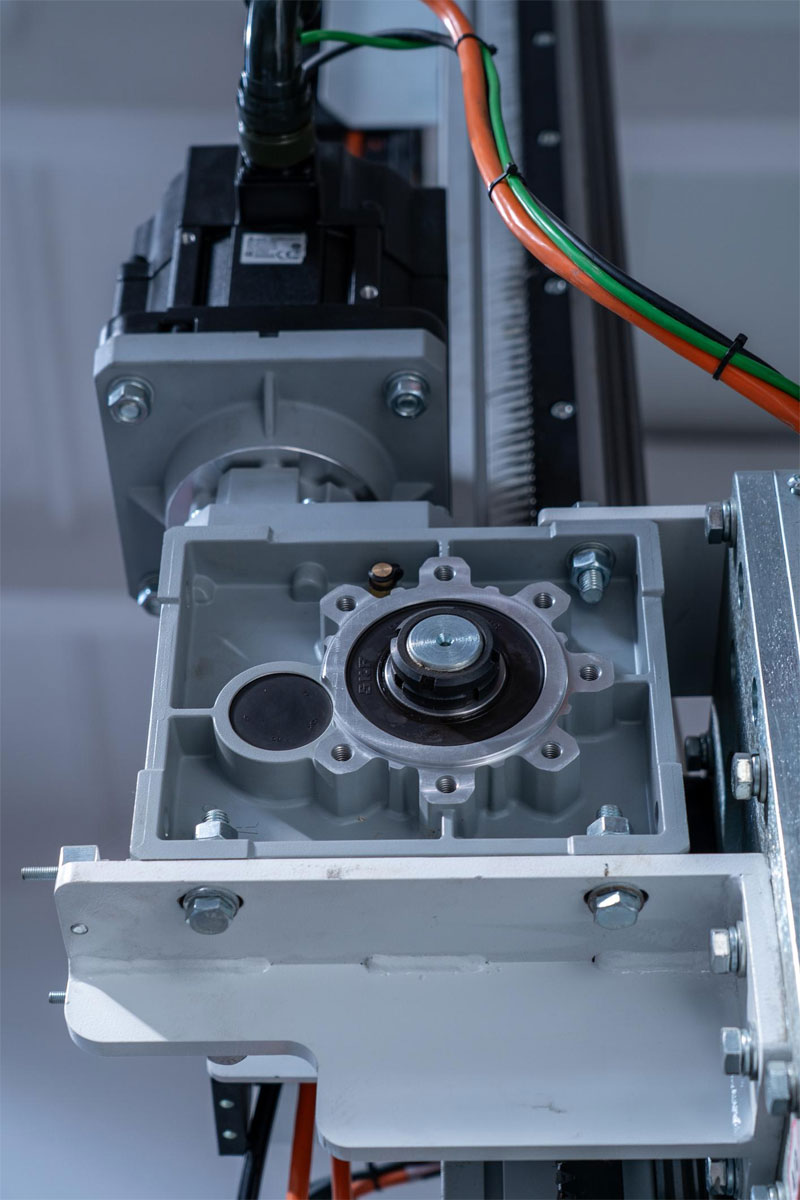 Industrial reducer and automation application using a custom spline shaft