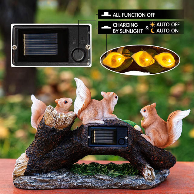 Three Squirrels Solar Resin Garden Ornament Lamp PQFTX046