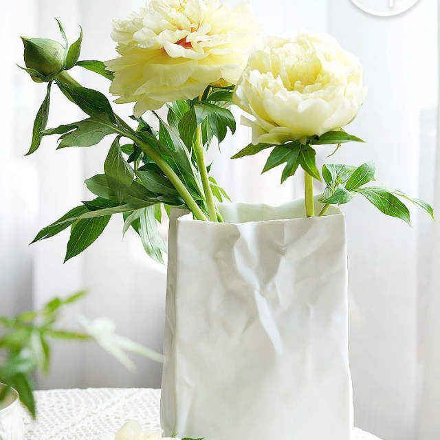 Pleated Paper Bag Ceramic Vase Home Ornaments Handmade Table Decoration PQ38007