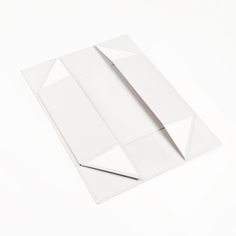A5 White Magnetic Gift Box without ribbon