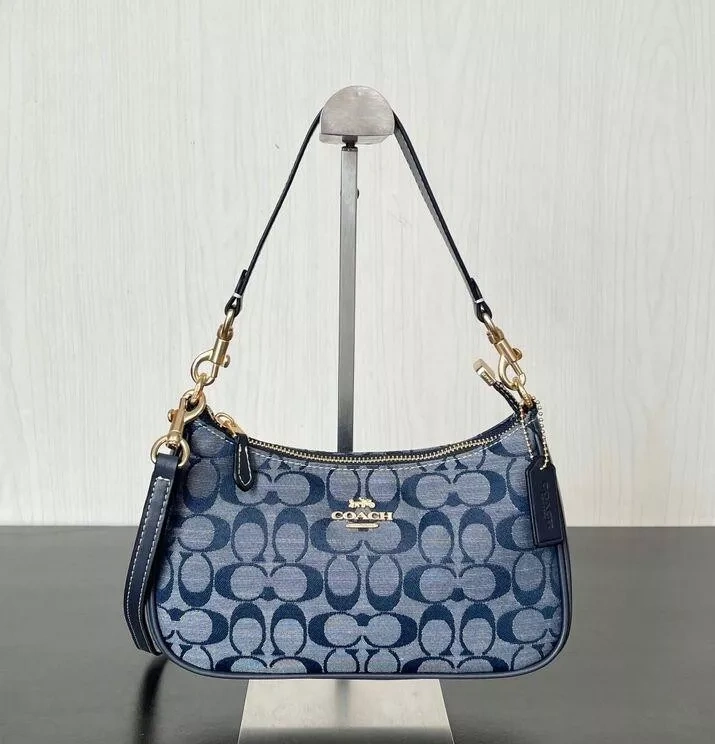 COACH Teri Shoulder Bag Signature Chambray CH139