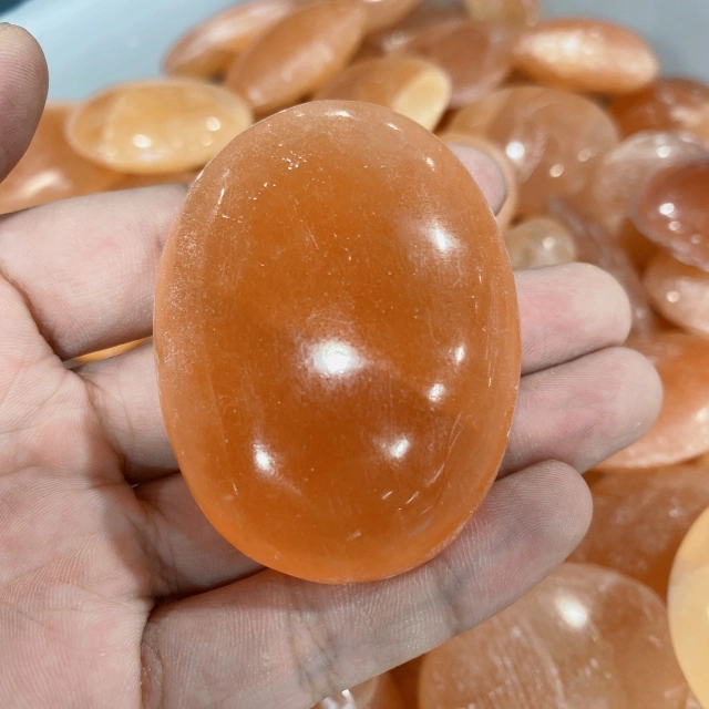 Yellow calcite palm