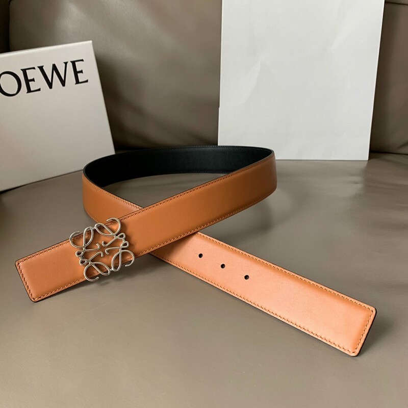 High quality cowhide 4.0 with belt Stylish plain waistband 4 leaf grass copper buckle leather belt for both sides of the top layer