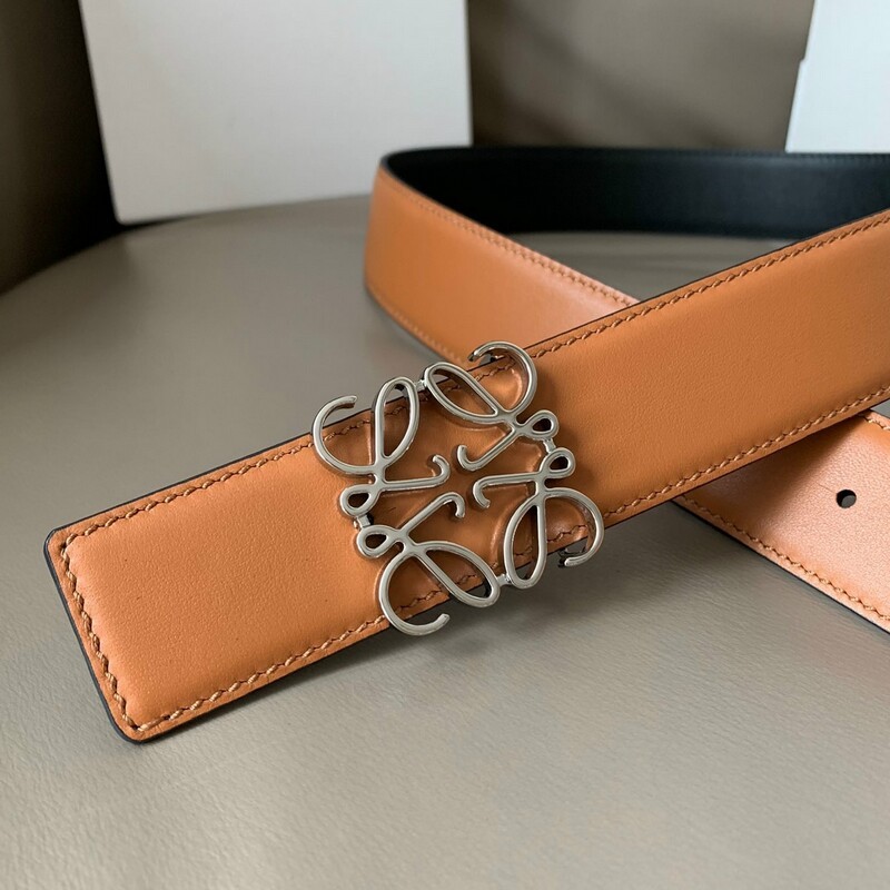 High quality cowhide 4.0 with belt Stylish plain waistband 4 leaf grass copper buckle leather belt for both sides of the top layer