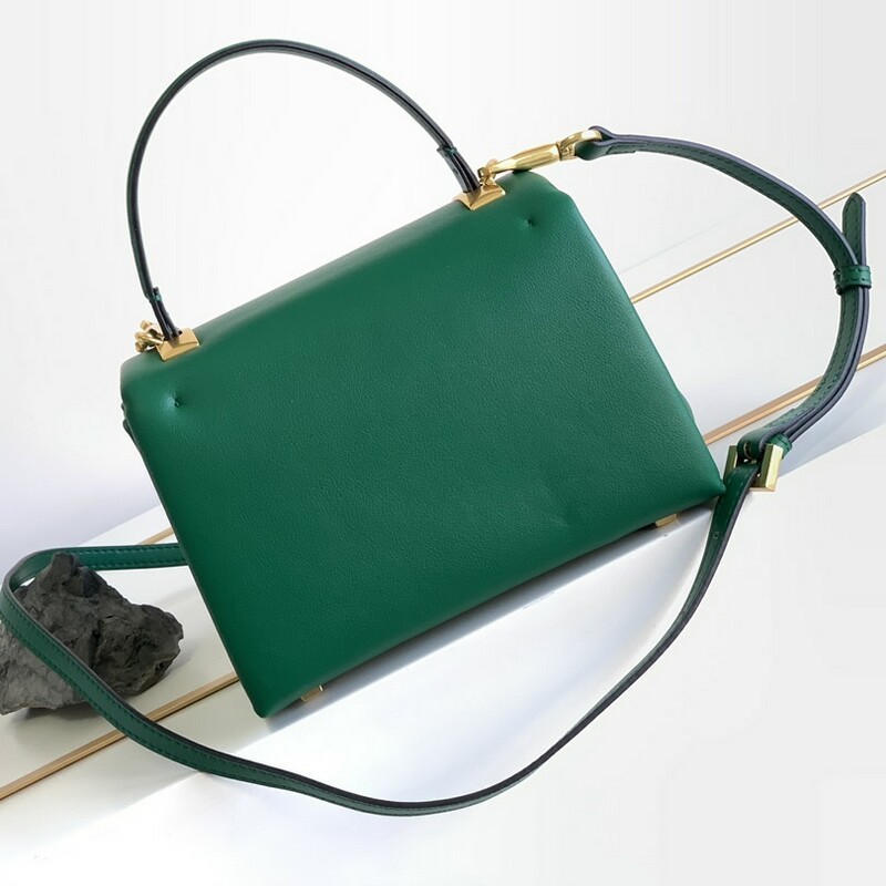 Women's mini sheepskin handbag, large prepuke rivet open and close bag, adjustable multi-purpose shoulder and back and crossbody bag