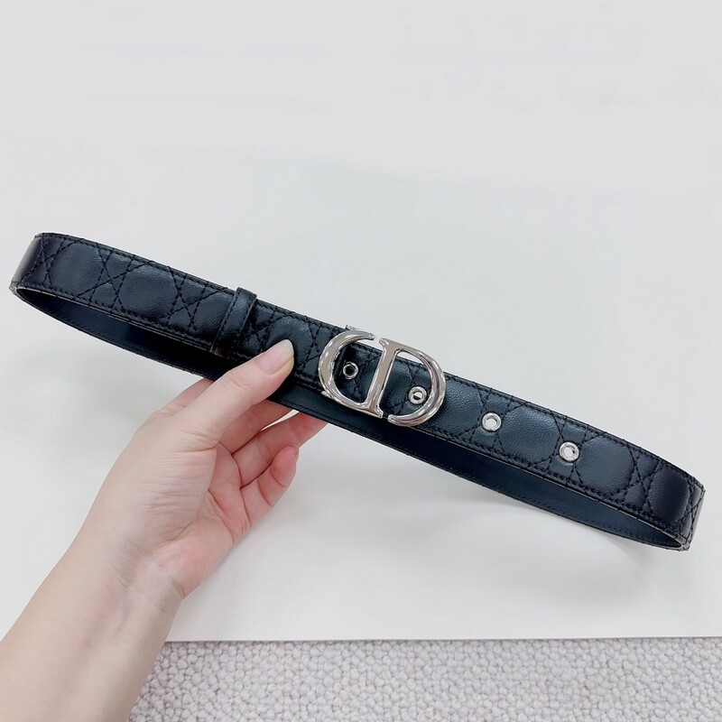 Soft sheepskin rattan checked thread women's belt Bright buckle Boutique belt Fashion Accessories Women's Sash Sheepskin belt
