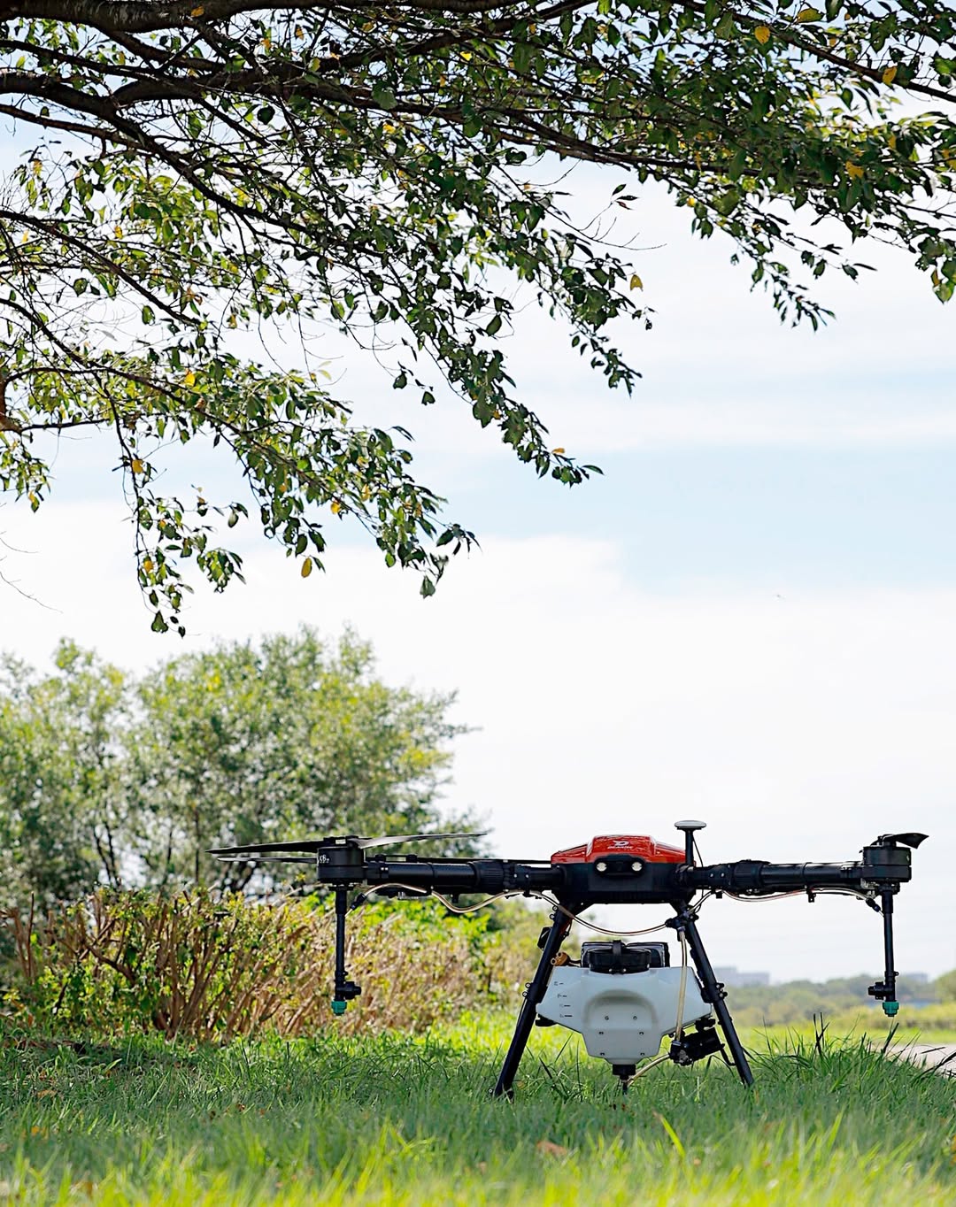 EFT Light Weight Foldable 10L Agriculture Drone Frame PNP Set Spraying ...