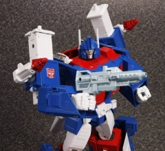 Masterpiece MP-22  Ultra Magnus with Trailer ''Perfect Edition''