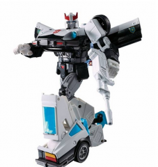 MP-17+ Transformers Masterpiece Prowl Anime Version