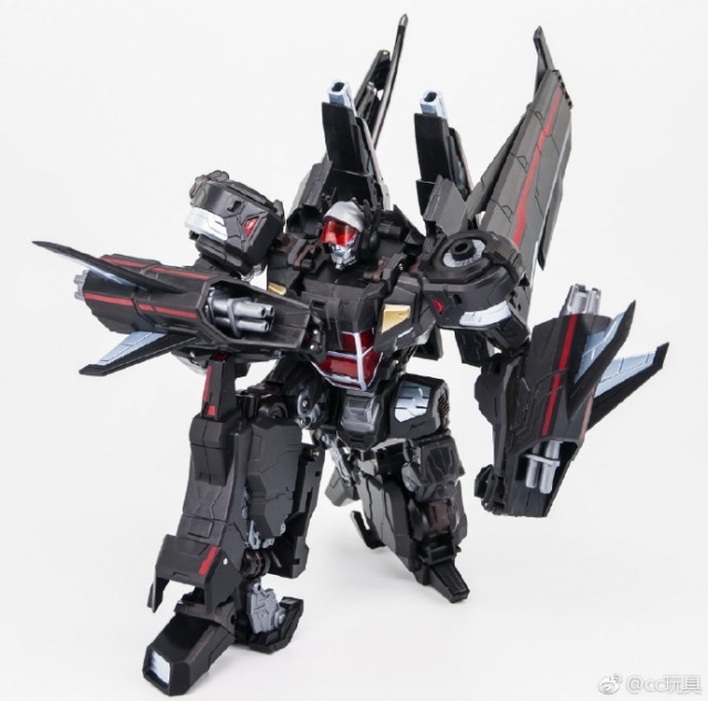 MakeToys MTCD-05SP Buster Skywing black version