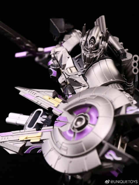 Unique Toys UT R-02 Challenger Purple ver.