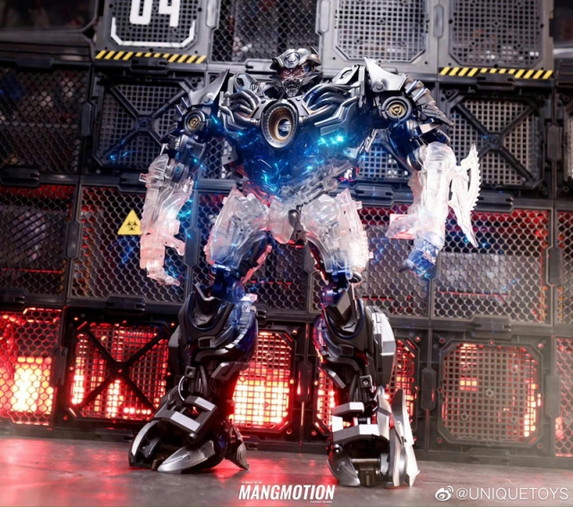 UNIQUE TOYS UT R-04C NERO CLEAR & LIMITED EDITION