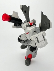 FANSHOBBY - MASTER BUILDER - MB-22 ARMADA JETFIRE