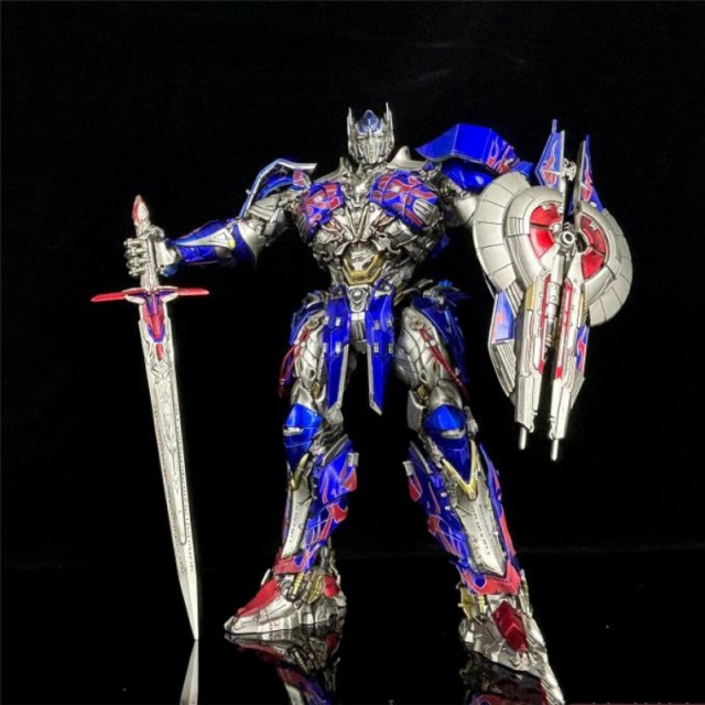 NB MF004 DLX OPTIMUS PRIME